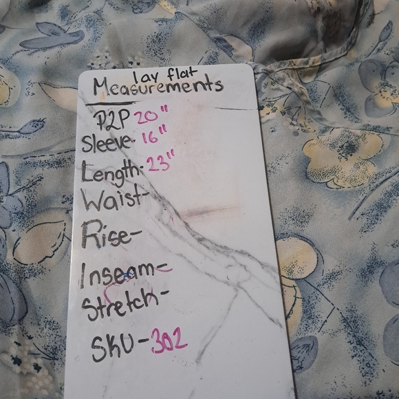 East West Vintage Baby Blue Floral Flowy Top Size Large Cross Front 3/4  Sleeve - Picture 10 of 10